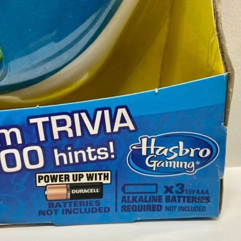 Hasbro Trivial Pursuit Hints Electronic Handheld Travel Game‎ Sealed